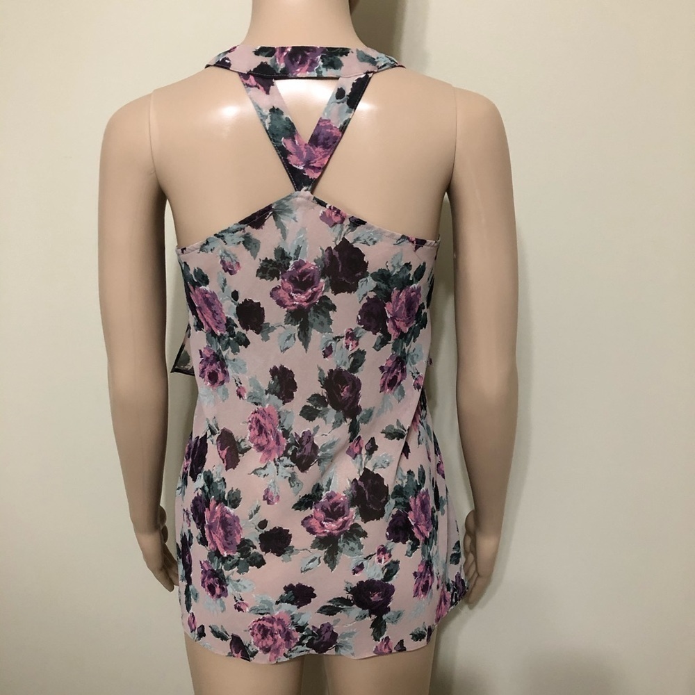 Print Top with Ruffles - Picture 9 of 13